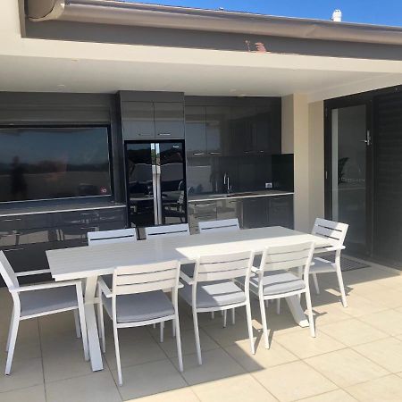 Grand Mercure Allegra Hervey Bay Eksteriør bilde Outdoor kitchen