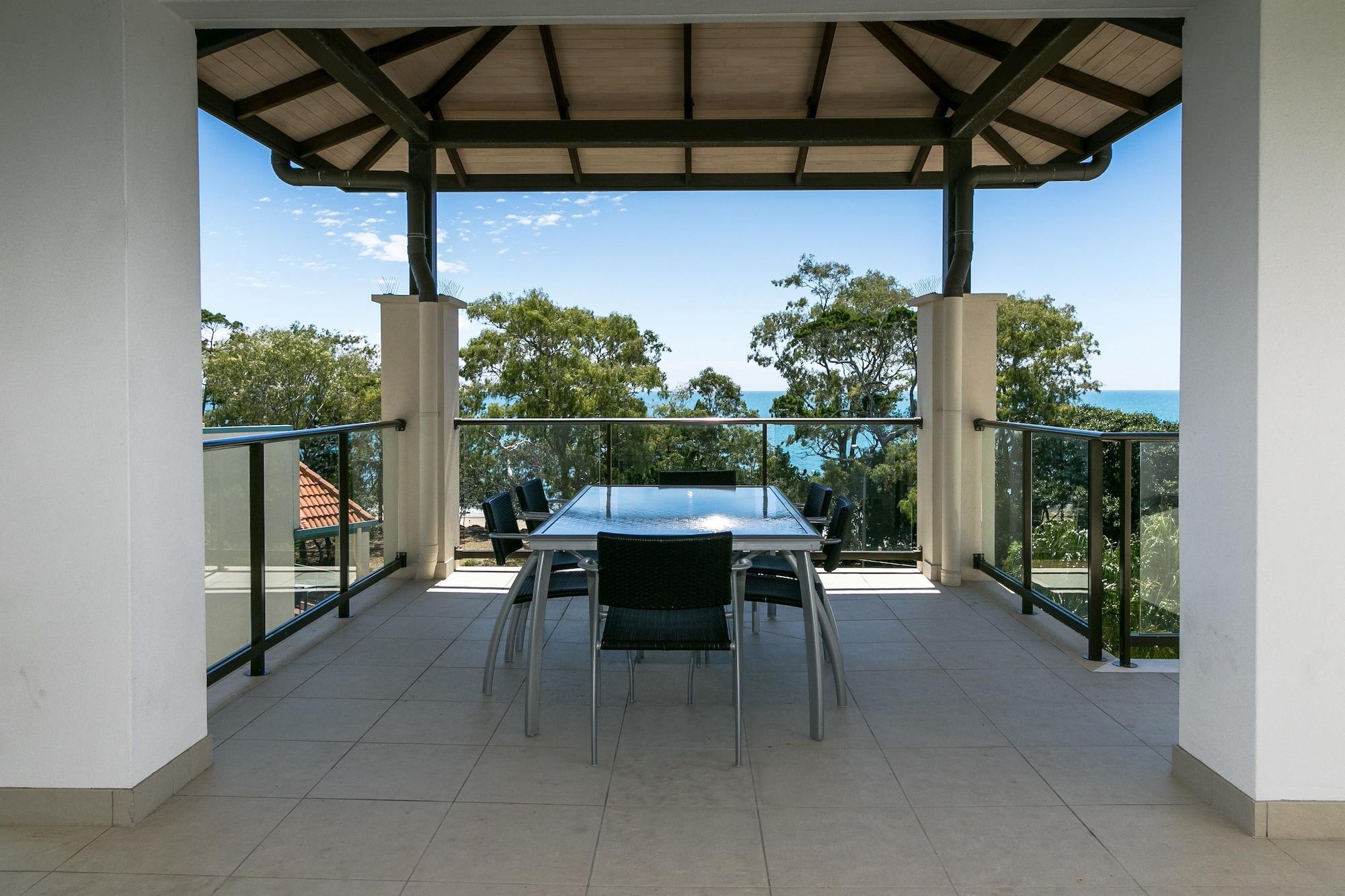 Grand Mercure Allegra Hervey Bay Eksteriør bilde A balcony