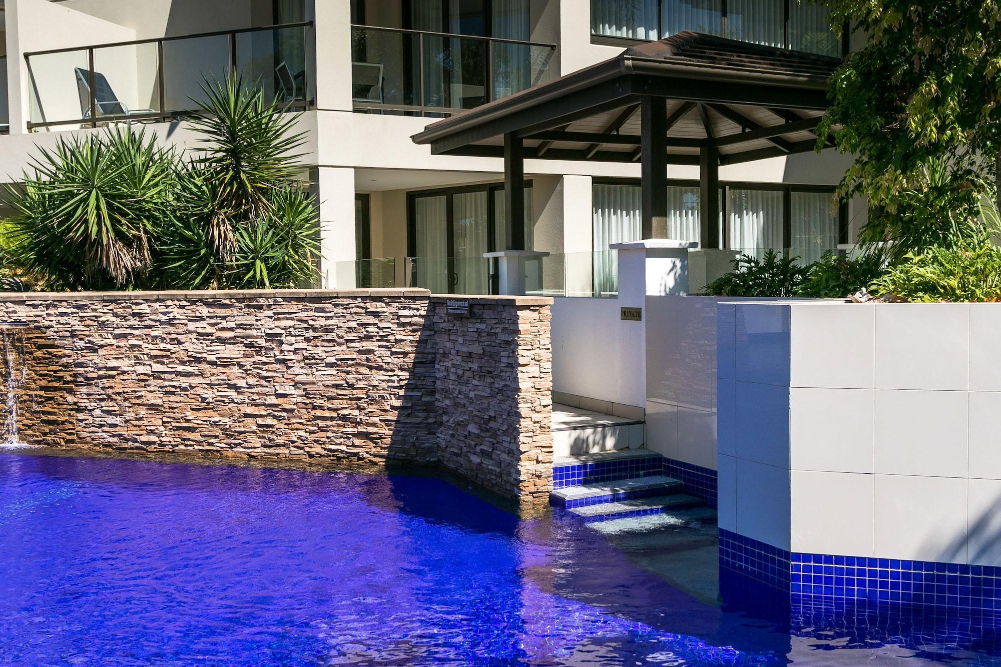 Grand Mercure Allegra Hervey Bay Eksteriør bilde A pool at the W Hotel, Brisbane