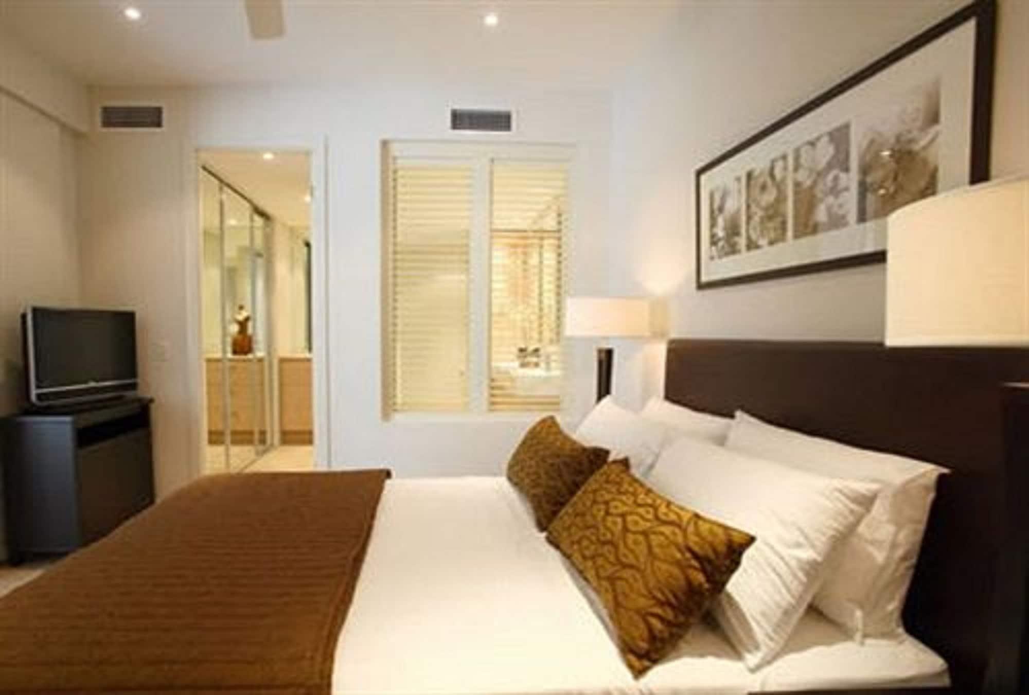 Grand Mercure Allegra Hervey Bay Eksteriør bilde A bedroom at the hotel