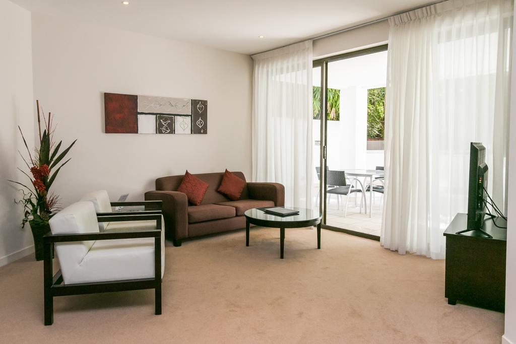 Grand Mercure Allegra Hervey Bay Eksteriør bilde A living room