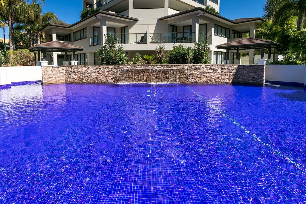 Grand Mercure Allegra Hervey Bay Eksteriør bilde The pool at the Sheraton Resort