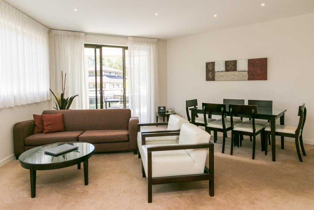 Grand Mercure Allegra Hervey Bay Eksteriør bilde A living room