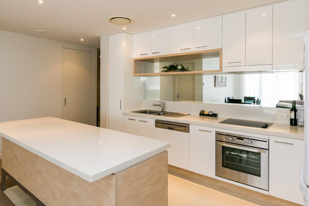 Grand Mercure Allegra Hervey Bay Eksteriør bilde A modern Australian kitchen