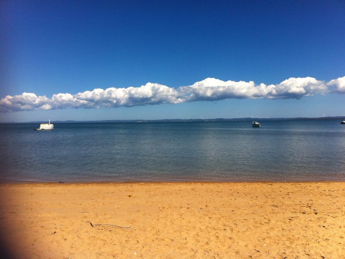 Grand Mercure Allegra Hervey Bay Eksteriør bilde View of the bay from the beach