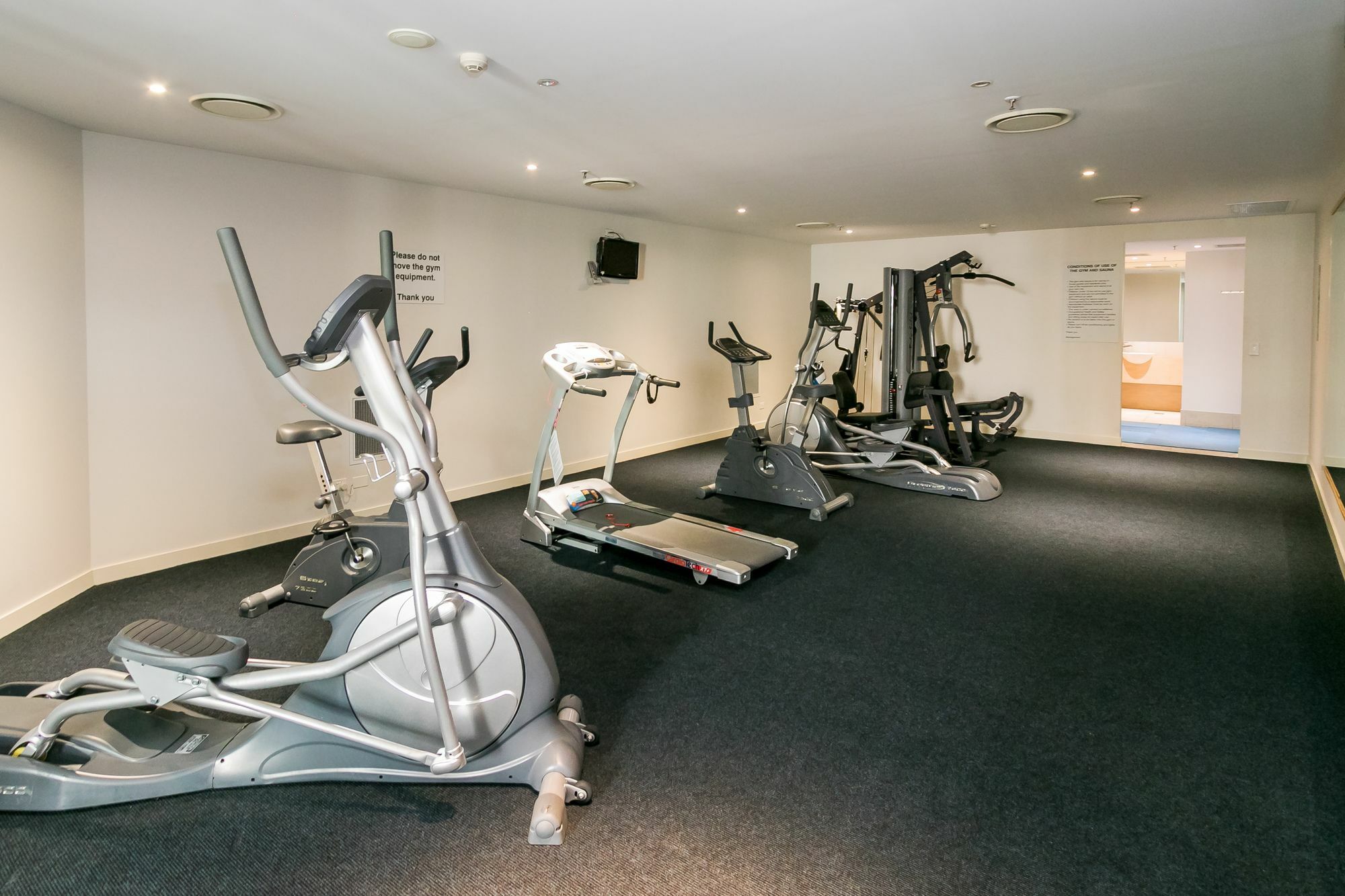 Grand Mercure Allegra Hervey Bay Eksteriør bilde The gym at the hotel