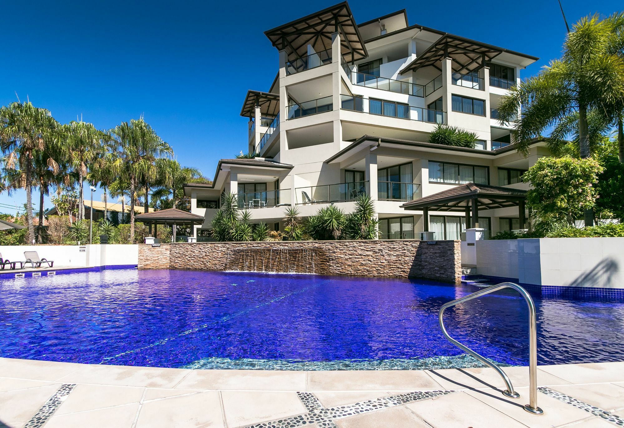 Grand Mercure Allegra Hervey Bay Eksteriør bilde The pool at Peppers Mantra on Saltwater Island